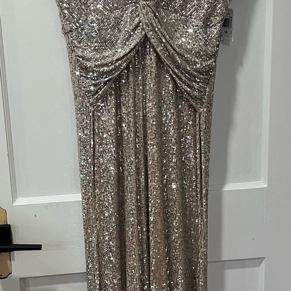 Xscape Sparkling Silver Sequin Dress - Picture 4 of 8